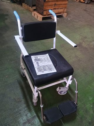 Silla de ducha y wc  con ruedas