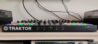 Traktor Kontrol S8 DJ