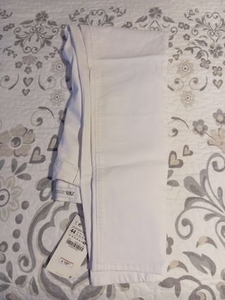 2 Vaqueros Zara Talla 44 - Azul y Blanco