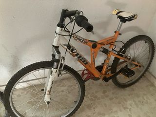 Bicicleta MTB Avia 300R