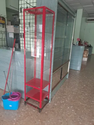 Liquidacion por jubilacion solo quedan 3 vitrinas