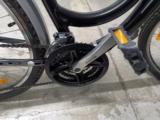 Bicicleta paseo Trek Navigator 2.0 negra