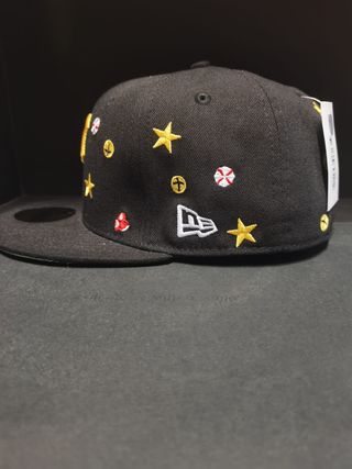 Gorra New Era 59Fifty negra y dorada Talla 7.1/4