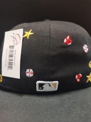 Gorra New Era 59Fifty negra y dorada Talla 7.1/4