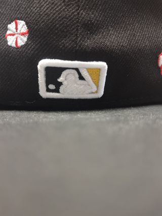 Gorra New Era 59Fifty negra y dorada Talla 7.1/4