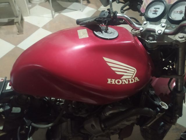 Honda Hornet 600 averiada, completa o en despiece