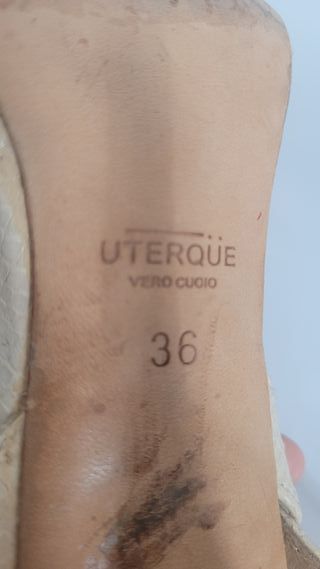 Sandalias tacón beige Uterqüe