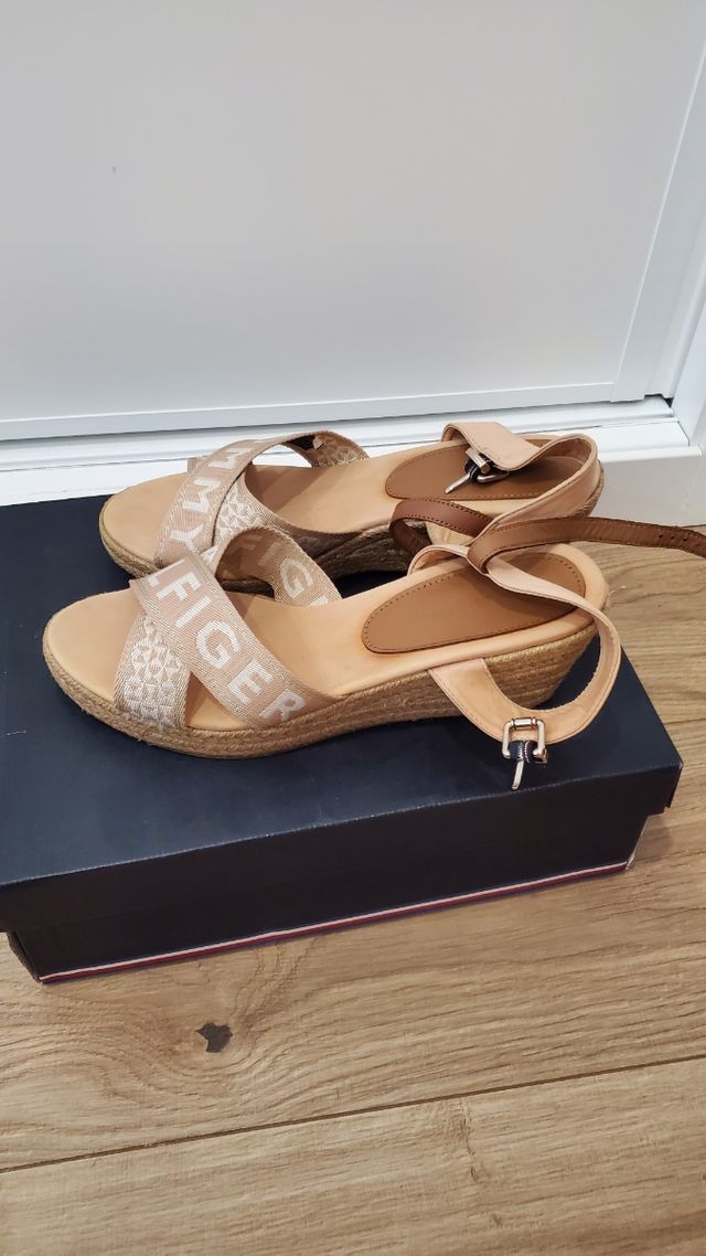 Sandalias Tommy Hilfiger beige