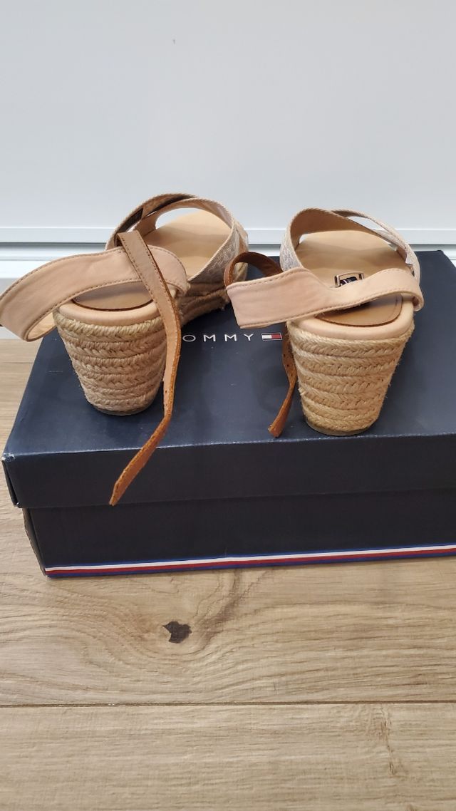 Sandalias Tommy Hilfiger beige