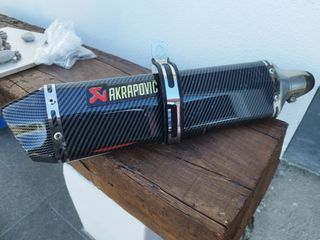 Escape moto carbono Akrapovic