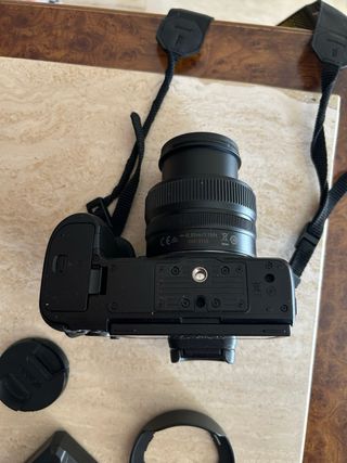 Nikon Z5 + 24-50mm f/4-6.3 + cargador