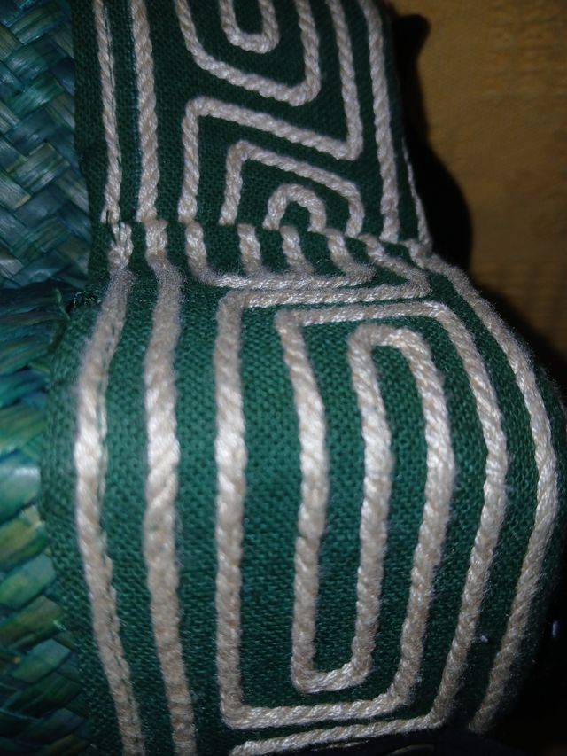 Borsa in rafia verde con manici in pelle