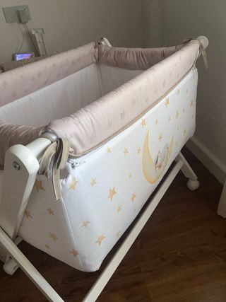 Minicuna bebé estrellas beige