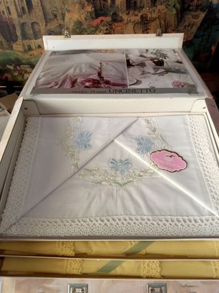 Biancheria letto ricamata 23pz