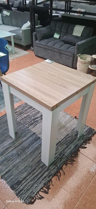 MESA EXTENSIBLE DE MADERA  NUEVA
