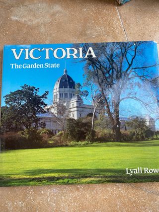 Libro Victoria: The Garden State