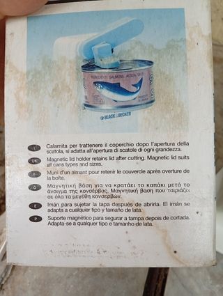 Apriscatole e affila coltelli Black&Decker EC332