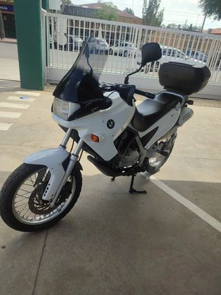 BMW F650 Funduro - Moto blanca