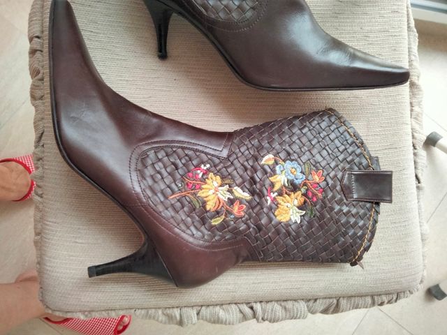 Botas piel marrón, talla 40
