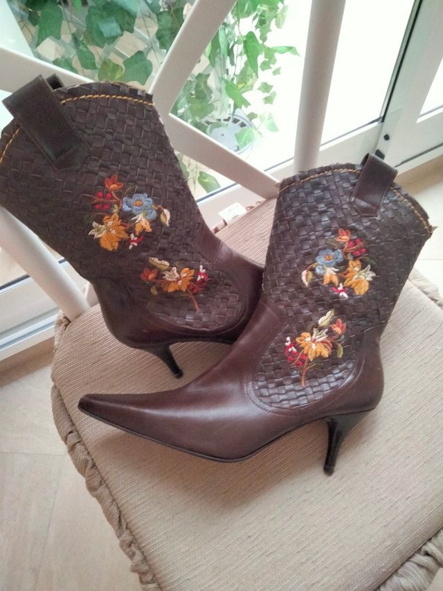 Botas piel marrón, talla 40