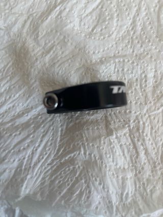 Cierre abrazadera tija sillín 28.6mm Tanke