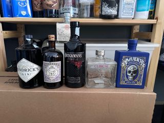 Gin: 5 bottiglie vuote