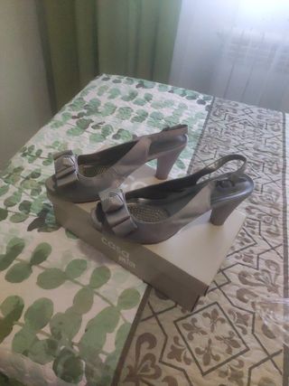 Zapatos Casa Mia grises