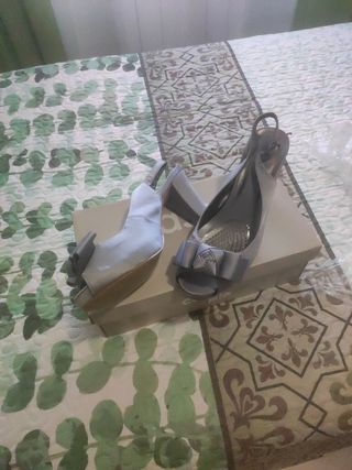 Zapatos Casa Mia grises