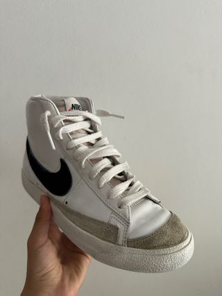 Nike Blazer Mid '77 - Blancas