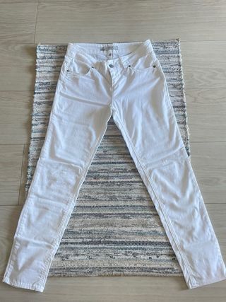 Pantalones vaqueros blancos