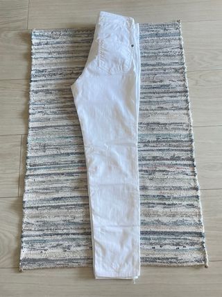 Pantalones vaqueros blancos