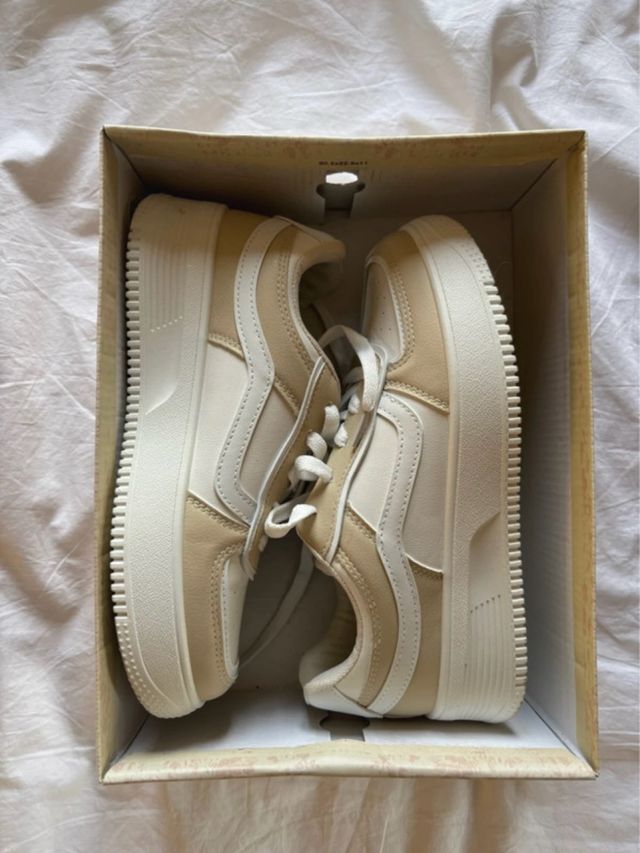 Zapatillas NYC blanco y beige