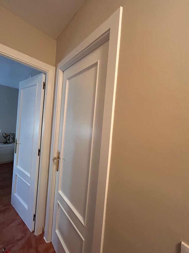 Puertas interiores blancas