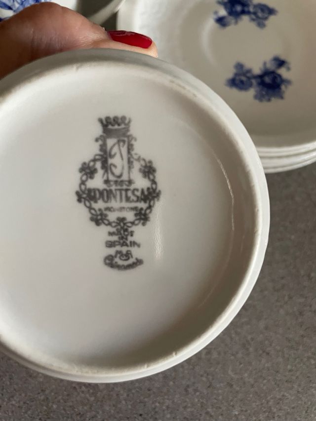 Juego café porcelana azul y blanco. marca Pontesa