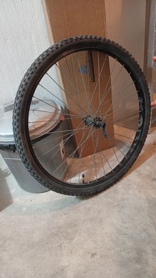 Llanta bici 26" delantera. solo venta en persona.