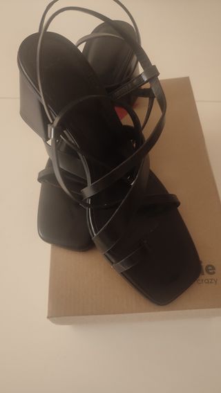 Sandalias Bershka negras talla 40
