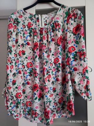 Blusa floral elegante manga 3/4