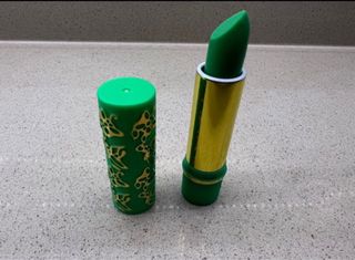 Pintalabios verde mágico