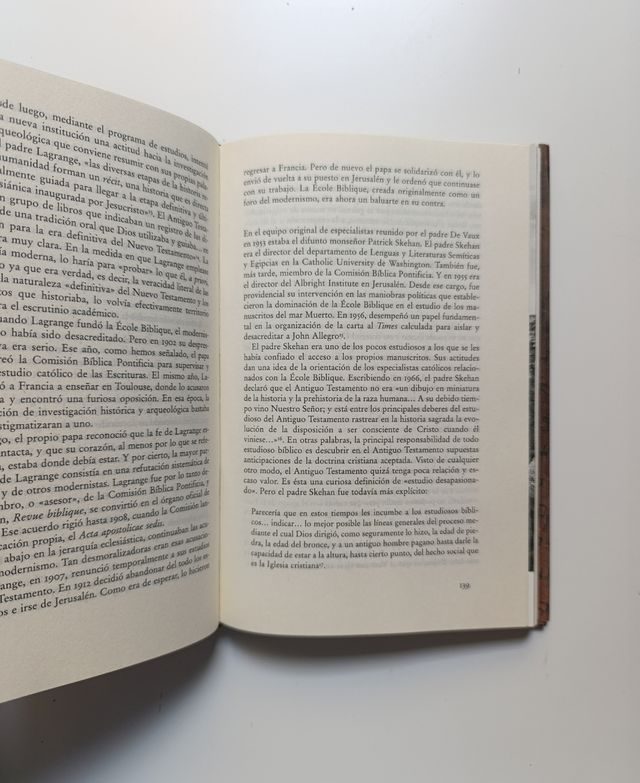 El escándalo de los manuscritos del mar Muerto.