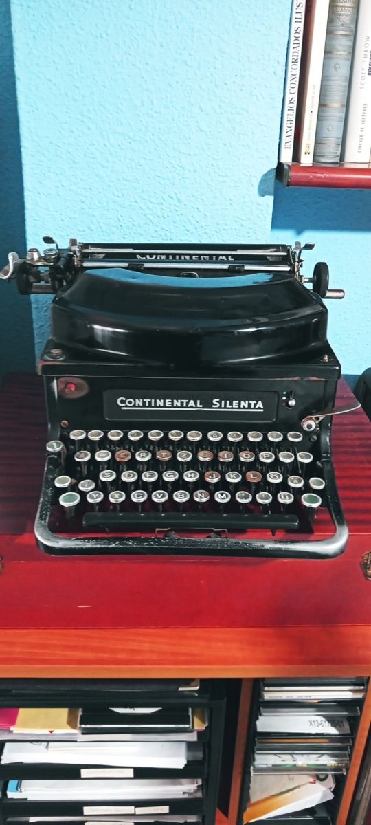 Macchina da scrivere Continental Silenta Antigua