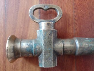 Antiguo Grifo Bodega Francés S.XIX Pátina Original