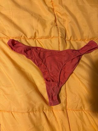 Camiseta blanca con sujetador