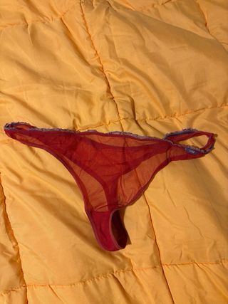 Camiseta blanca con sujetador