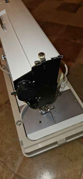 Máquina de coser Sigma Mod 2000