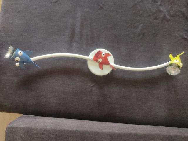 Lámpara infantil de peces.