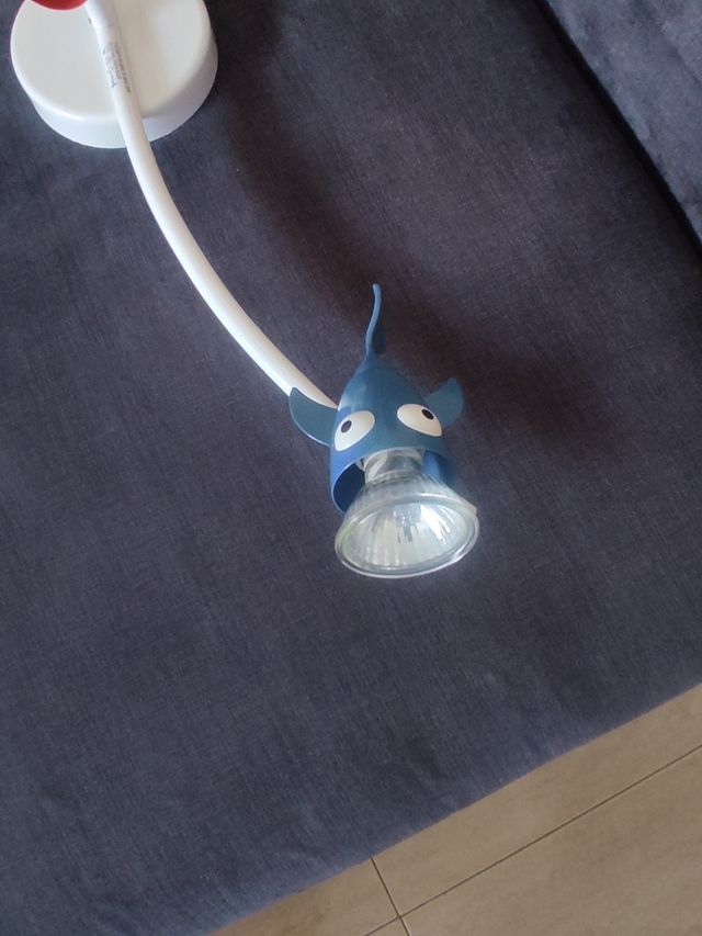 Lámpara infantil de peces.