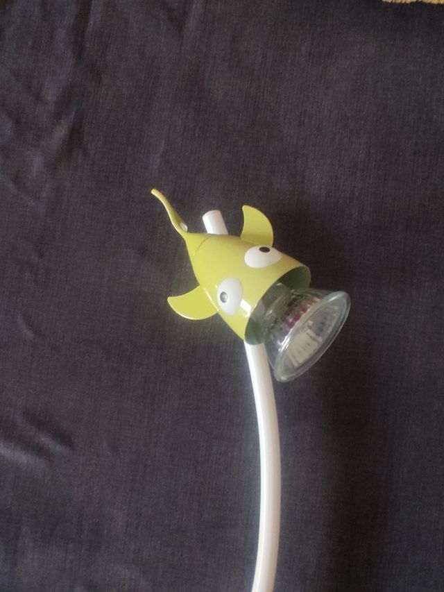 Lámpara infantil de peces.