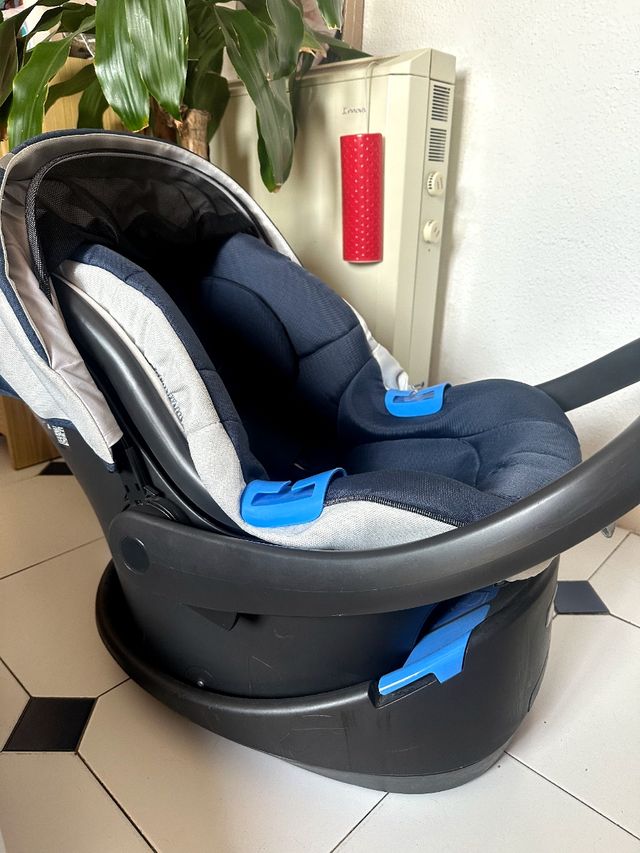 Carro bebé tres piezas CHICO Precio cerrado ultimo