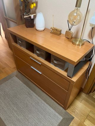 Mueble de madera marrón - Cómoda ( Recibidor)