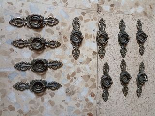 Antichi tiratori in bronzo
Due giochi da leggere bene